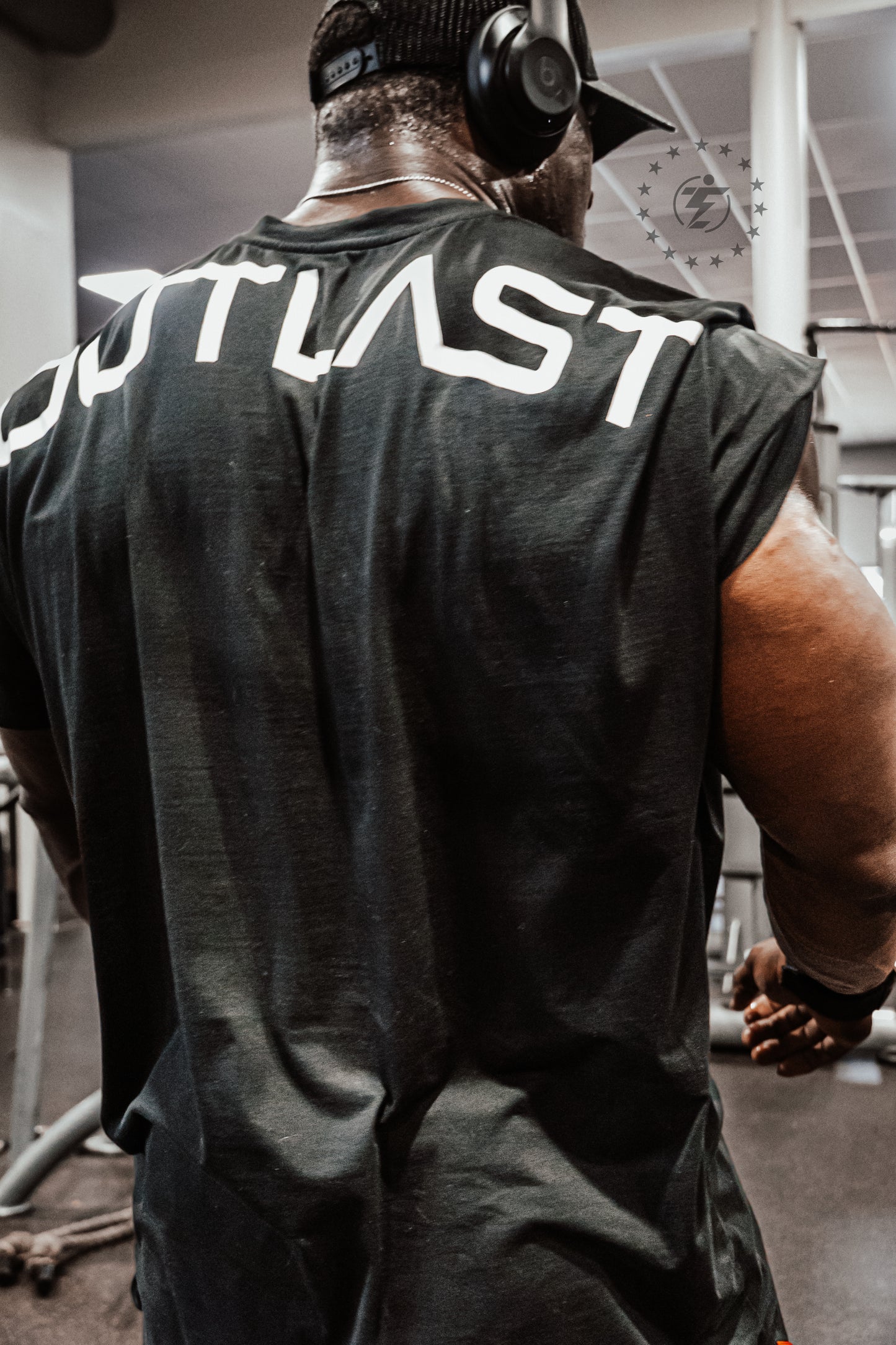 OUTLAST | TRAIN HARD Oversized TEE